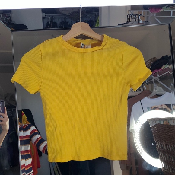 H&M Tops - Yellow Top 💛